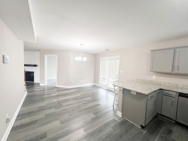 1066 Whitney Dr, Clarksville, TN 37042