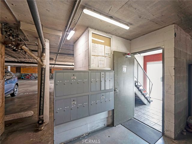 525 S Shelton Street S 205, Burbank, CA 91506