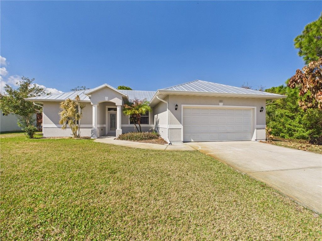 462 Lloyd Street, Sebastian, FL 32958