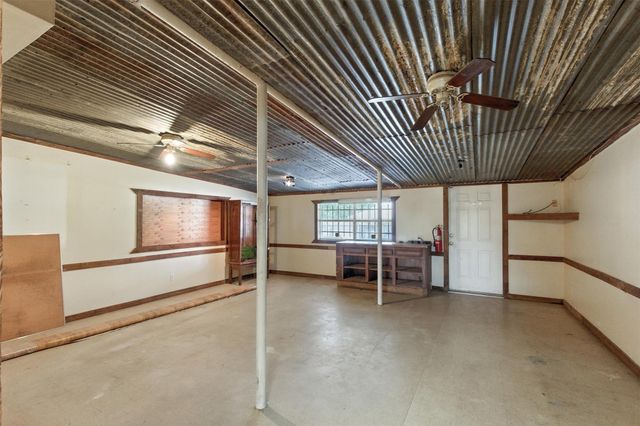 31565 Fm 1736 Road, Hempstead, TX 77445
