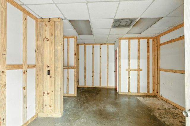 31565 Fm 1736 Road, Hempstead, TX 77445