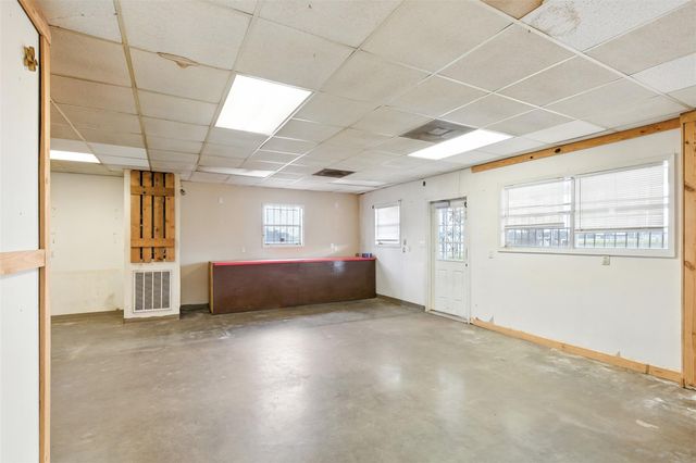 31565 Fm 1736 Road, Hempstead, TX 77445