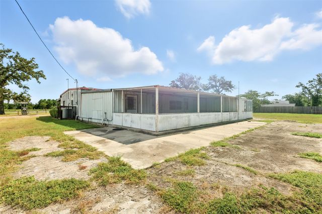 31565 Fm 1736 Road, Hempstead, TX 77445