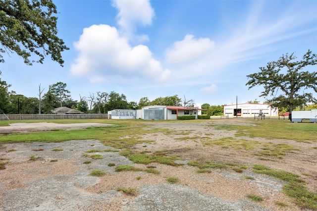 31565 Fm 1736 Road, Hempstead, TX 77445
