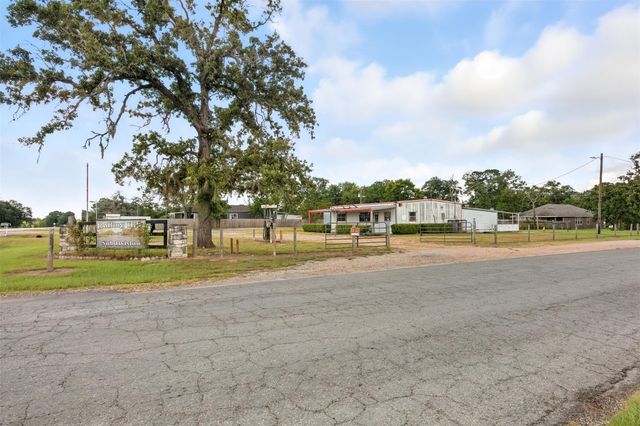 31565 Fm 1736 Road, Hempstead, TX 77445