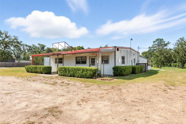 31565 Fm 1736 Road, Hempstead, TX 77445
