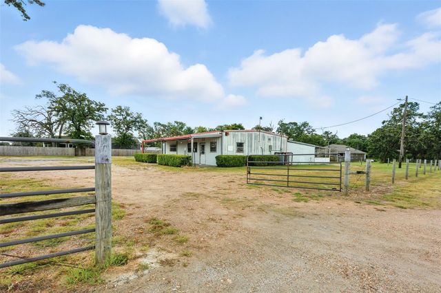 31565 Fm 1736 Road, Hempstead, TX 77445