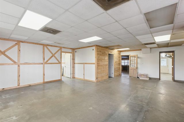 31565 Fm 1736 Road, Hempstead, TX 77445