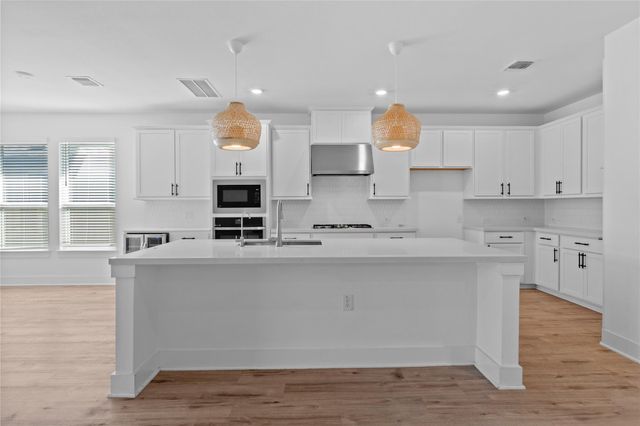 7909 Edmondson BND, Austin, TX 78744