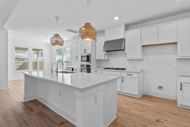 7909 Edmondson BND, Austin, TX 78744