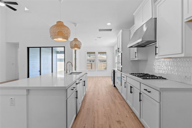 7909 Edmondson BND, Austin, TX 78744