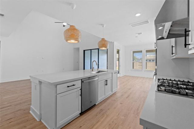 7909 Edmondson BND, Austin, TX 78744