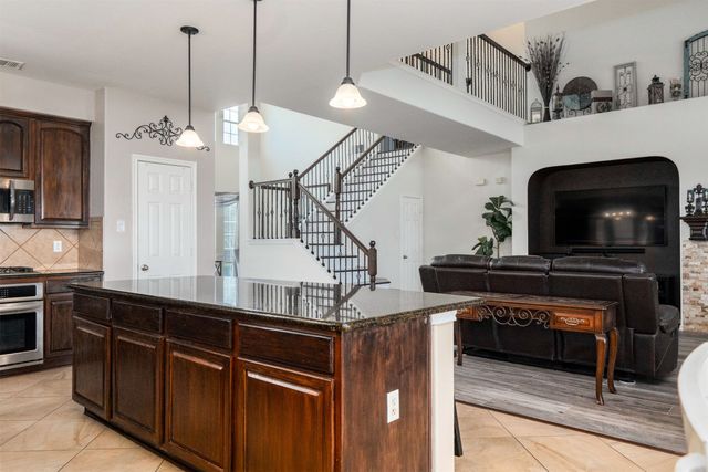 5448 Lori Valley Lane, Fort Worth, TX 76244