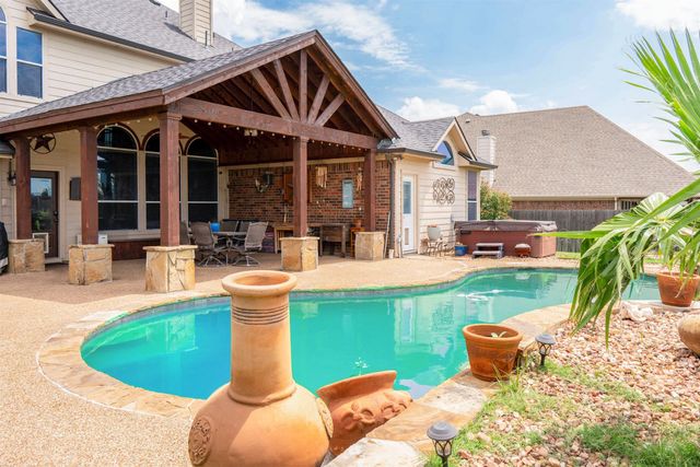 5448 Lori Valley Lane, Fort Worth, TX 76244