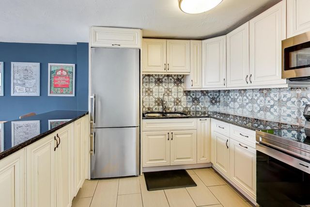 5740 N Sheridan Road 12E, Chicago, IL 60660