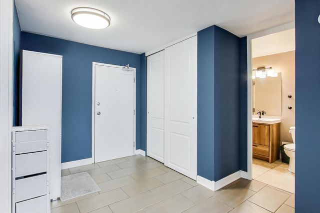 5740 N Sheridan Road 12E, Chicago, IL 60660