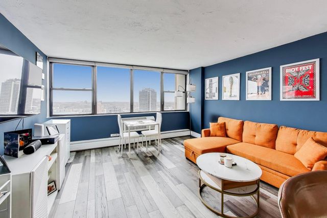 5740 N Sheridan Road 12E, Chicago, IL 60660