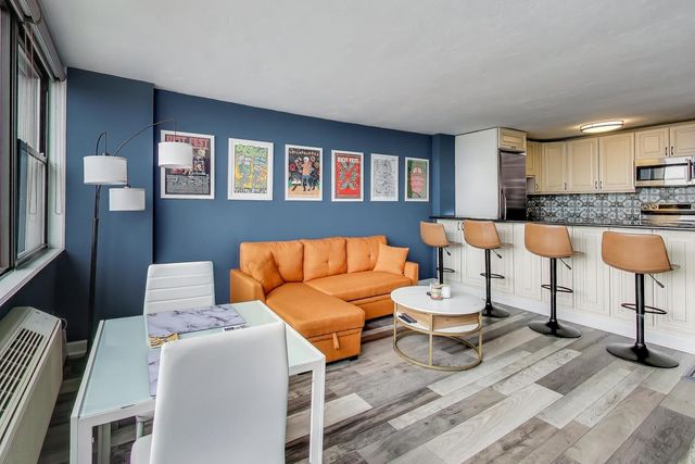 5740 N Sheridan Road 12E, Chicago, IL 60660