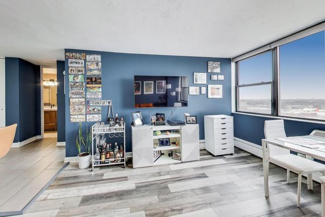 5740 N Sheridan Road 12E, Chicago, IL 60660