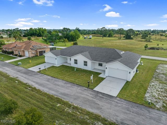 630 Falls LN, Lehigh Acres, FL 33974