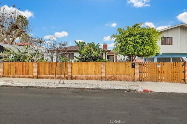 3700 S Bentley, Los Angeles, CA 90034