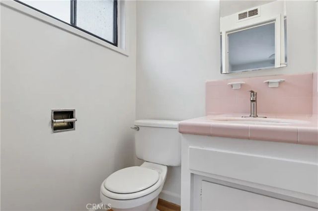 3700 S Bentley, Los Angeles, CA 90034