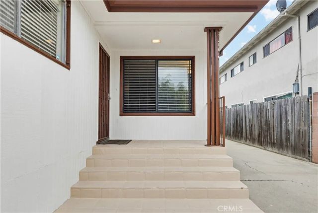 3700 S Bentley, Los Angeles, CA 90034