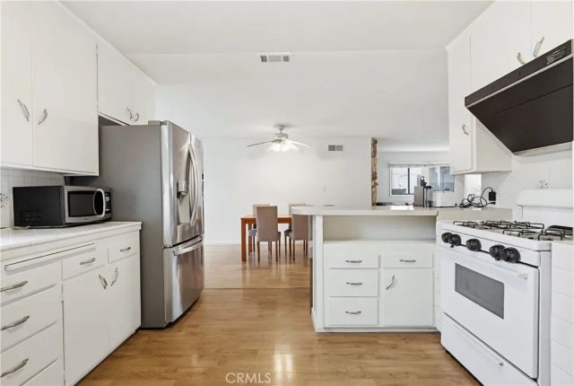 3700 S Bentley, Los Angeles, CA 90034