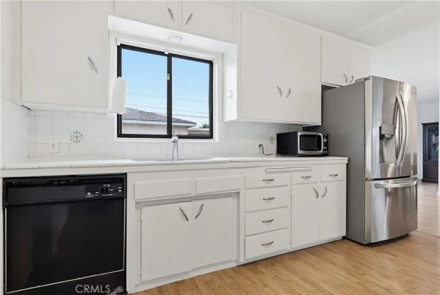 3700 S Bentley, Los Angeles, CA 90034