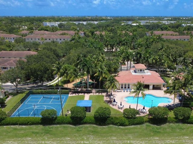 3028 N EVERGREEN Circle, Boynton Beach, FL 33426