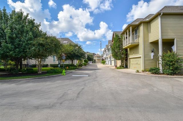 815 Garden Rose Lane, Houston, TX 77018
