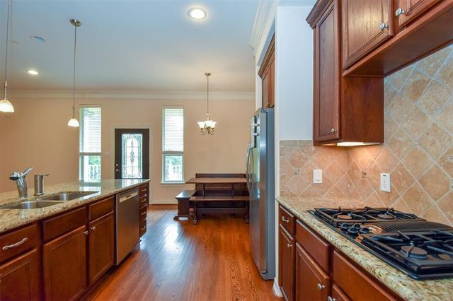 815 Garden Rose Lane, Houston, TX 77018