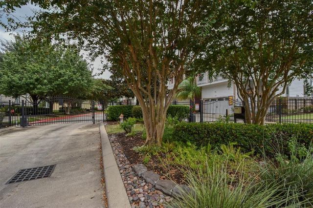 815 Garden Rose Lane, Houston, TX 77018