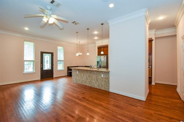 815 Garden Rose Lane, Houston, TX 77018
