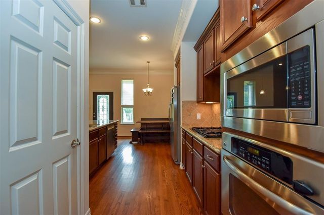815 Garden Rose Lane, Houston, TX 77018