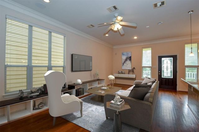 815 Garden Rose Lane, Houston, TX 77018