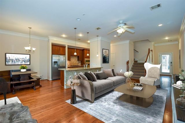 815 Garden Rose Lane, Houston, TX 77018