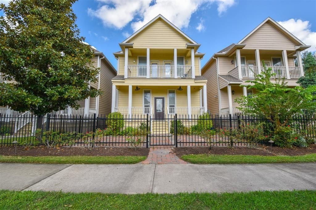 815 Garden Rose Lane, Houston, TX 77018
