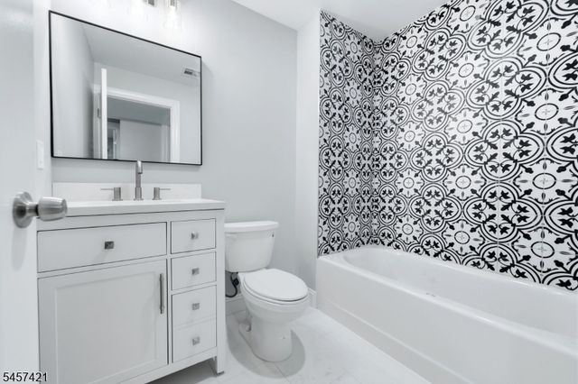 39 Grand Ave, Newark City, NJ 07106