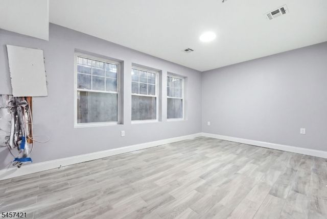 39 Grand Ave, Newark City, NJ 07106