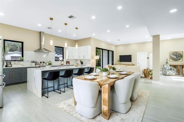 12061 NW 26th St, Plantation, FL 33323