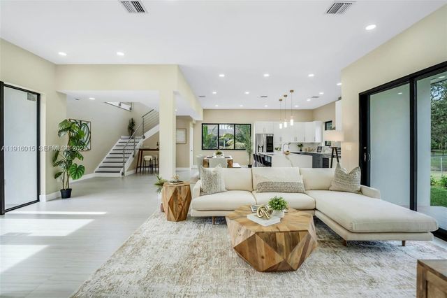 12061 NW 26th St, Plantation, FL 33323