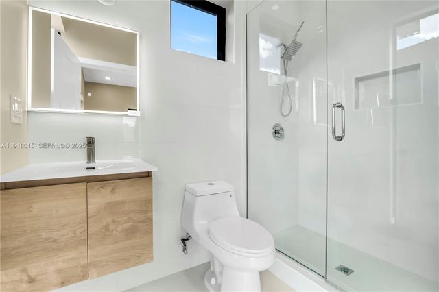 12061 NW 26th St, Plantation, FL 33323