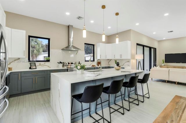 12061 NW 26th St, Plantation, FL 33323