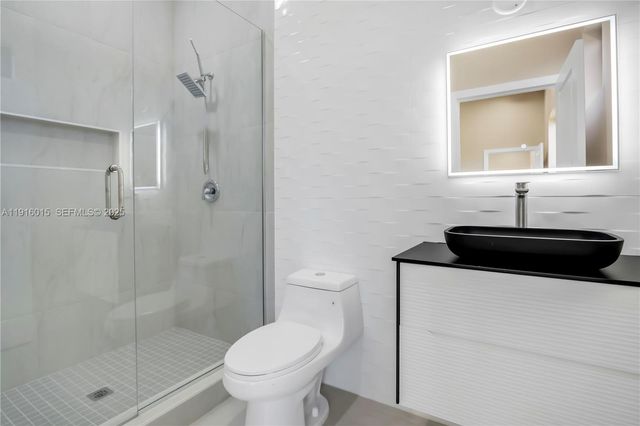 12061 NW 26th St, Plantation, FL 33323