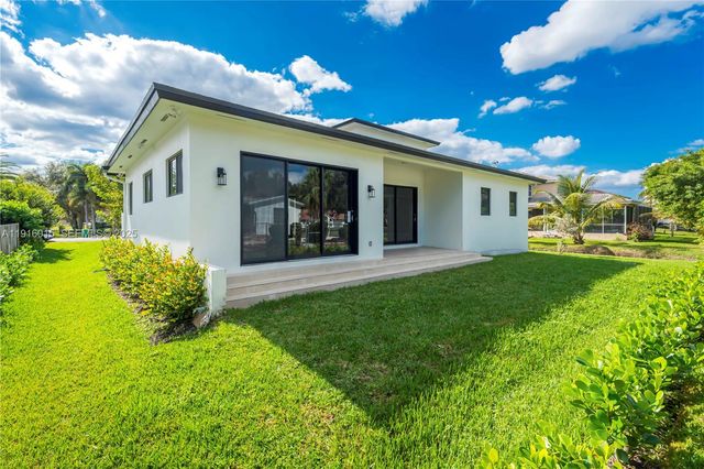 12061 NW 26th St, Plantation, FL 33323