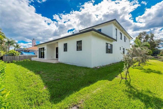 12061 NW 26th St, Plantation, FL 33323