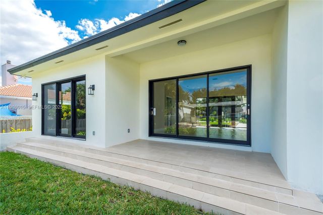 12061 NW 26th St, Plantation, FL 33323