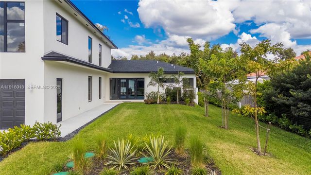 12061 NW 26th St, Plantation, FL 33323