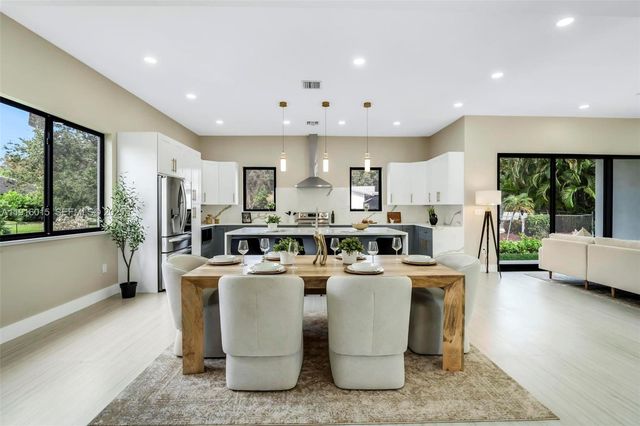 12061 NW 26th St, Plantation, FL 33323